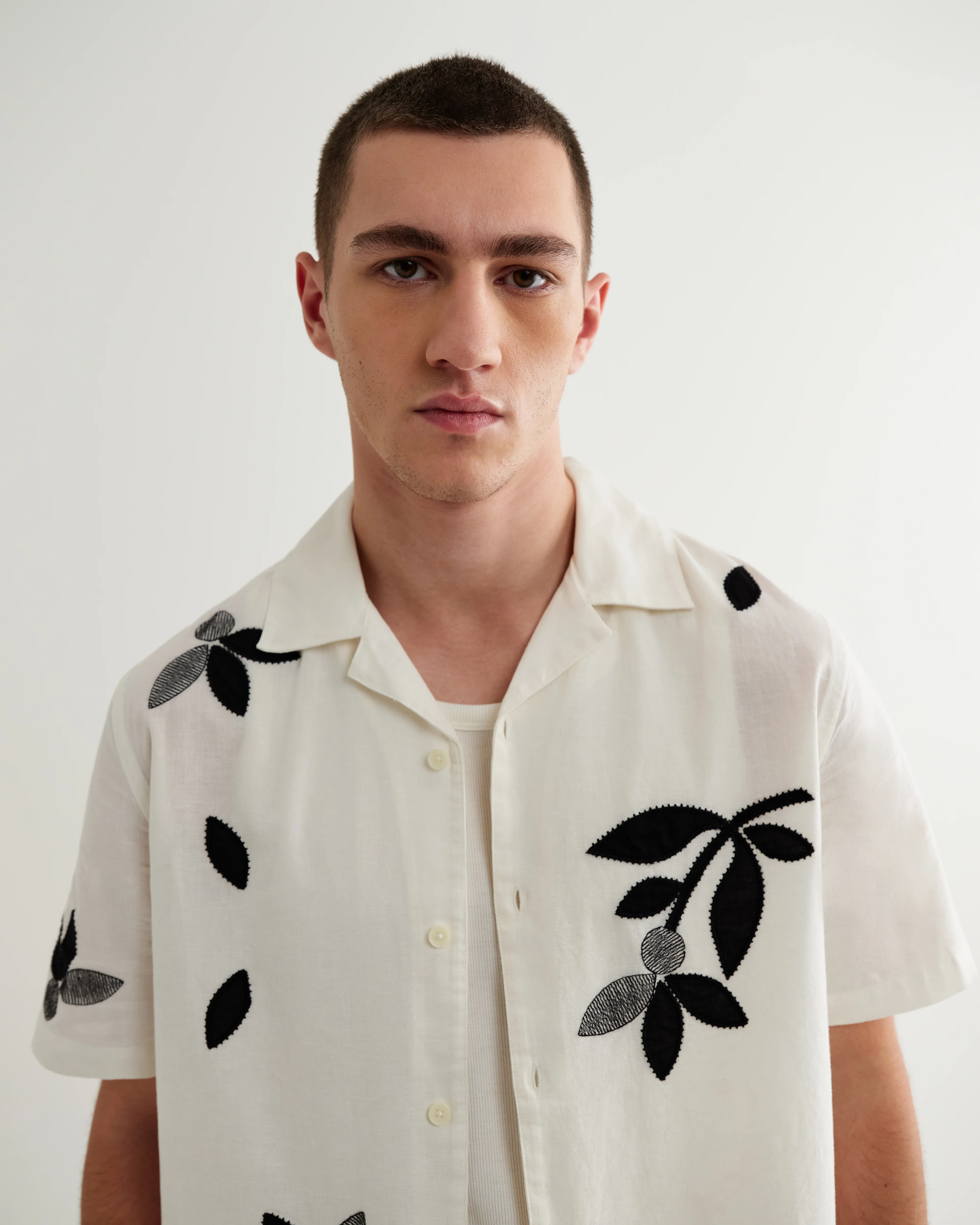 Didcot - Ecru And Black Bloom Applique Short-Sleeve Shirt - Image 3