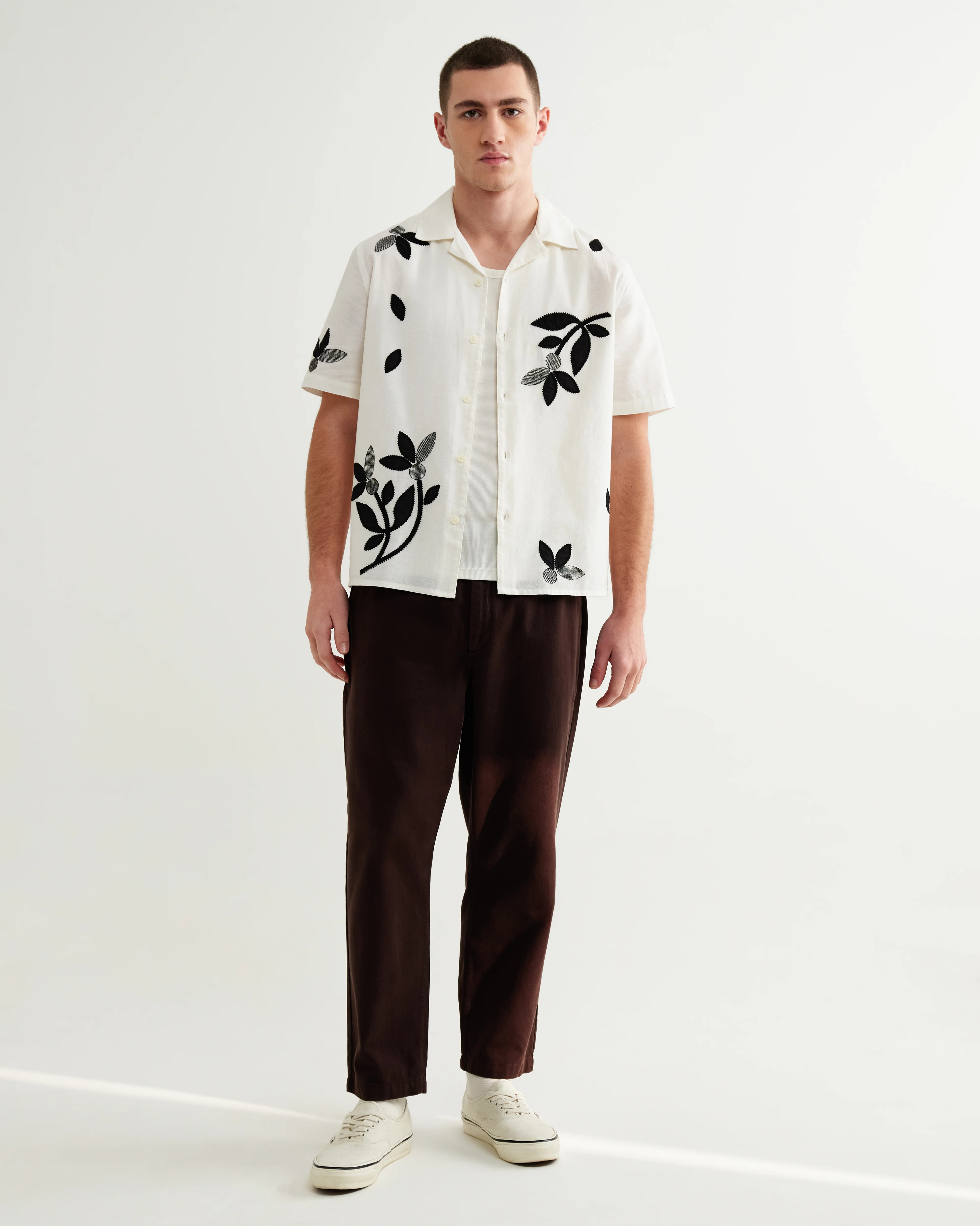 Didcot - Ecru And Black Bloom Applique Short-Sleeve Shirt - Image 4