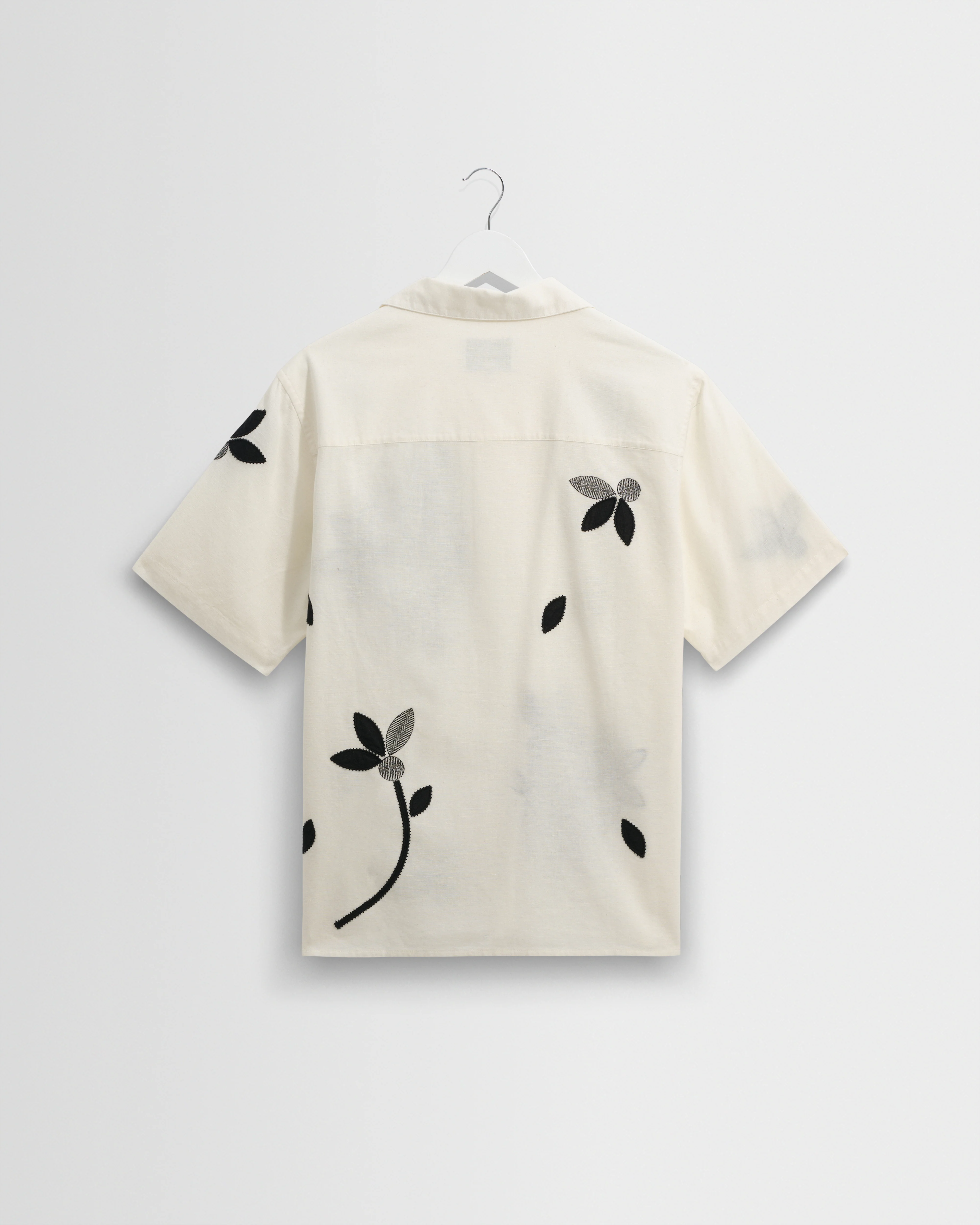 Didcot - Ecru And Black Bloom Applique Short-Sleeve Shirt - Image 8