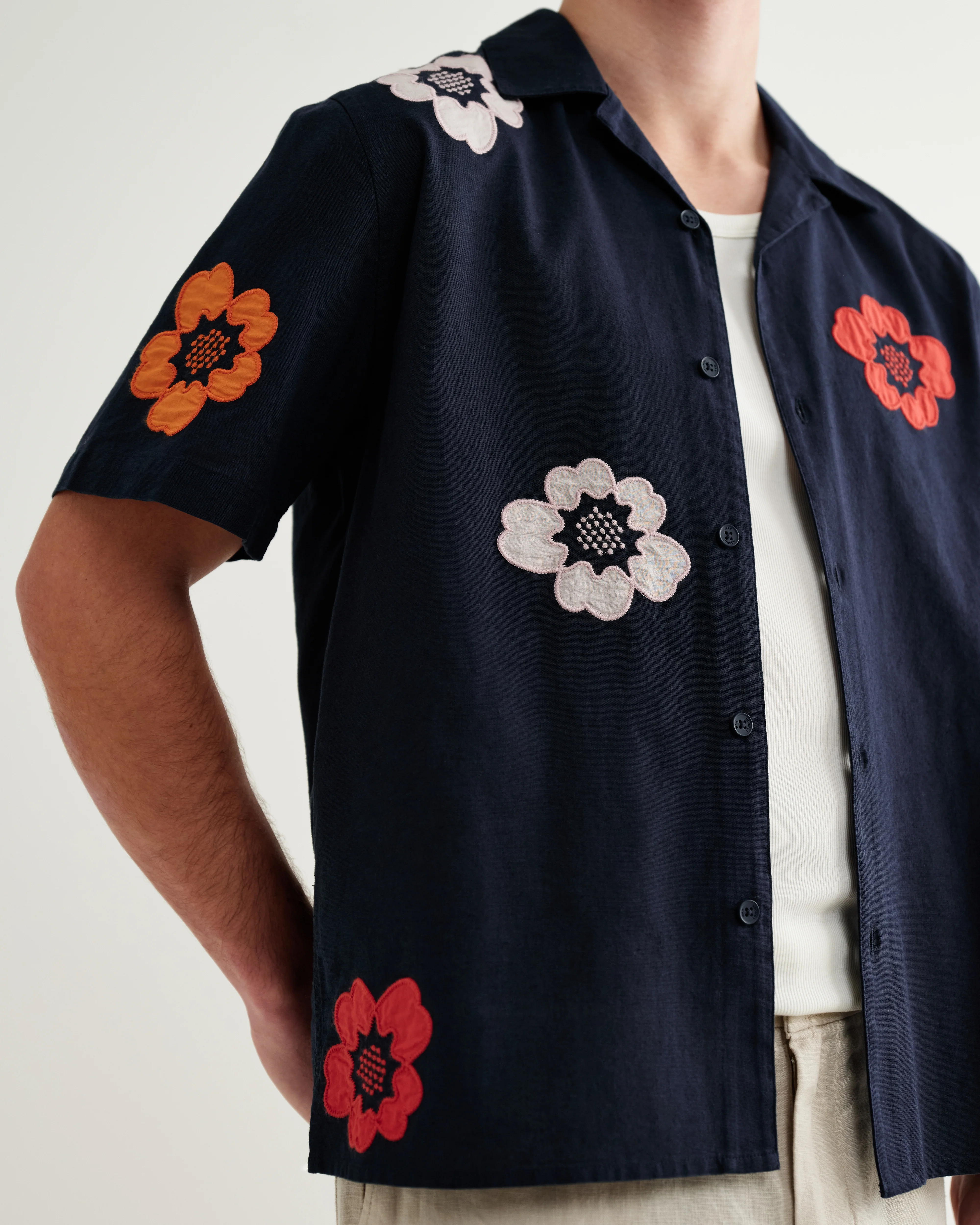 Didcot - Navy Floral Applique Short-Sleeve Shirt - Image 3