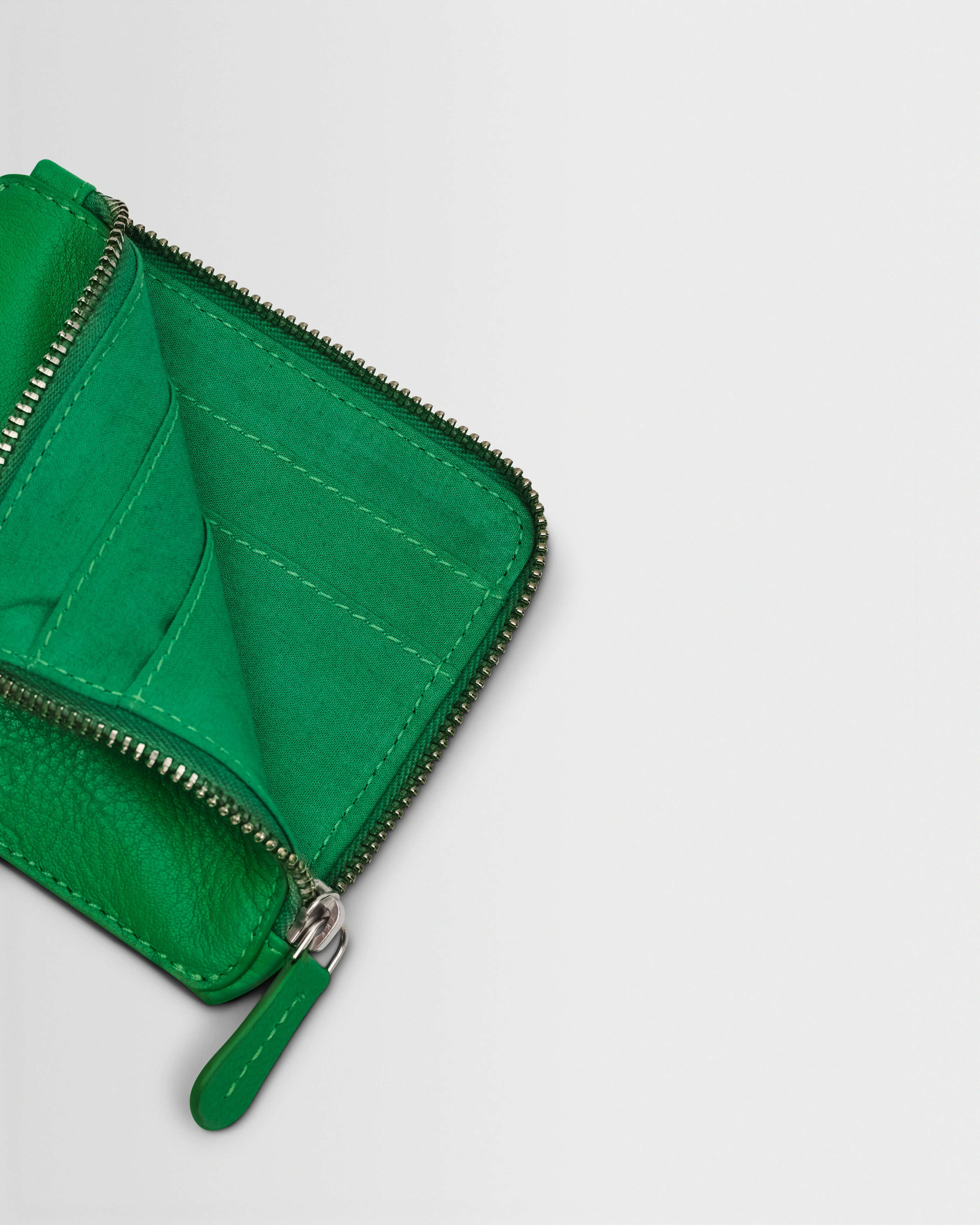 Harford - Bright Green Leather Zip Wallet - Image 4